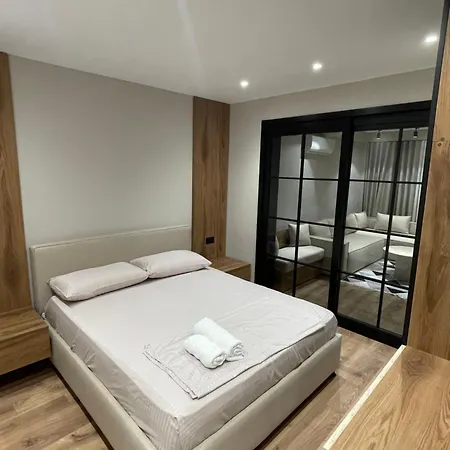 By Foot - Charm Apartment