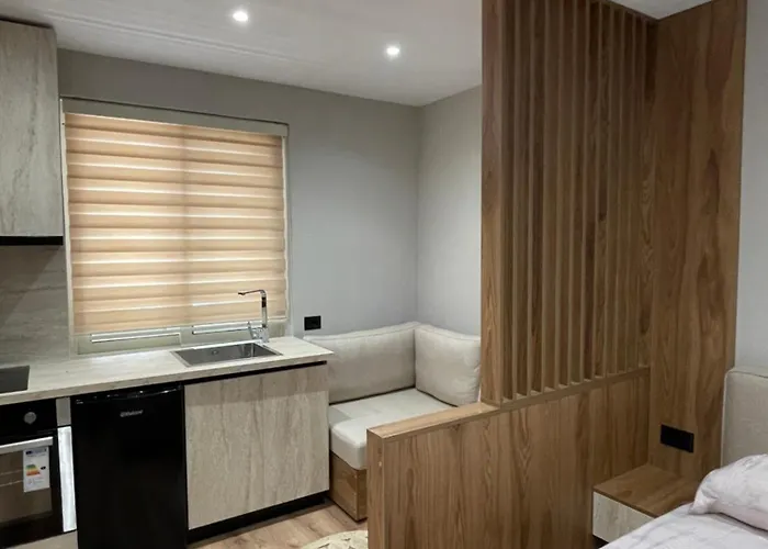 By Foot - Charm Тирана